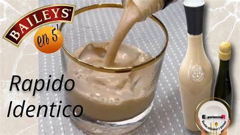 Baileys casero servido en vaso