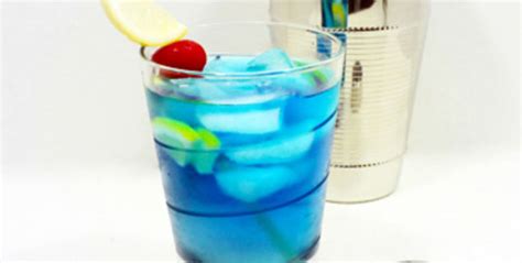 Cóctel de vodka azul Fanta Limón