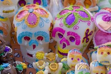 Calaveras de azúcar en mercado de Oaxaca
