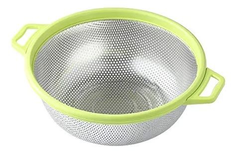 Colador de acero inoxidable con patas