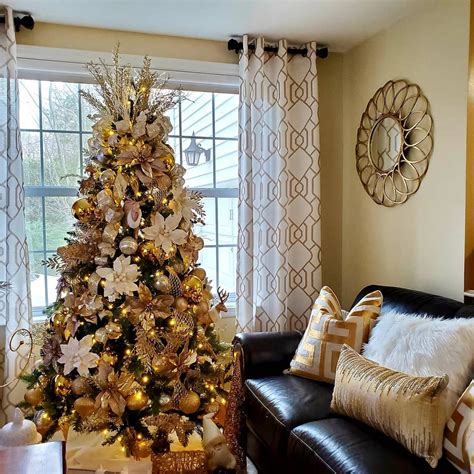 Decoración Navideña Dorada