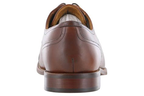 Detalle de los Zapatos Casual Cognac Rucci Cap Toe Oxford