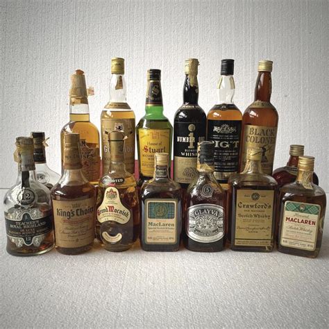 Diferentes botellas de whisky