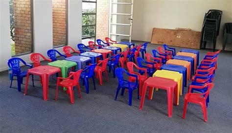 Mesas y sillas para fiestas infantiles