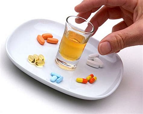 Peligros de mezclar alcohol y medicamentos