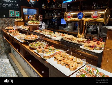 Pintxos en la Parte Vieja de San Sebastián