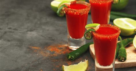 Sangrita con tequila