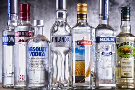 Varias botellas de vodka